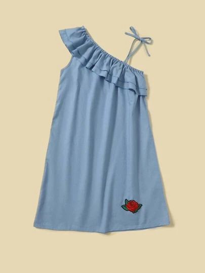 Vestido aplique floral de cuello asimétrico