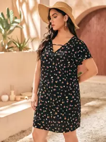 SHEIN LUNE 大碼V型鏤空小碎花連衣裙 - 彩色 - 查看 1