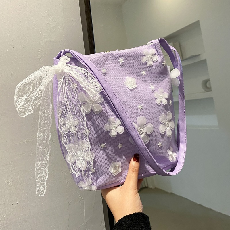

Flower Appliques Shoulder Bag, Purple