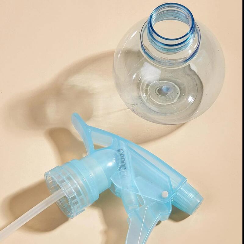 

1pc 250ML Random Color Spray Bottle, Multicolor