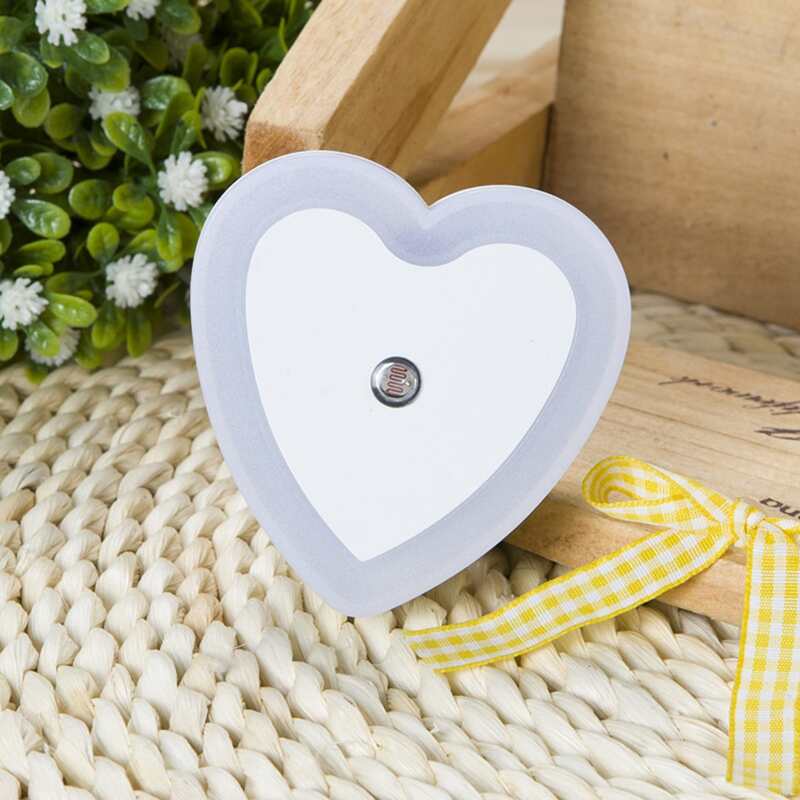 

1pc Heart Shaped Socket Light, White