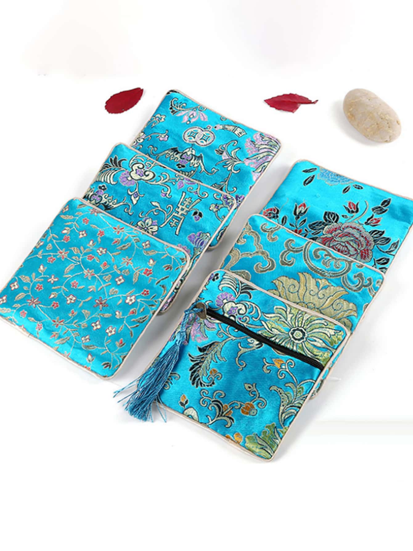 1pc Random Pattern Tassel Pendant Jewelry Storage Bag, Embroidered Design Polyester Gift Storage Pouch For Party Holiday