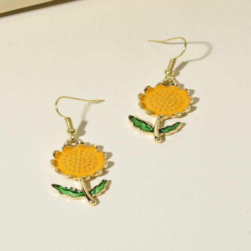 

Flower Drop Earrings, Gold