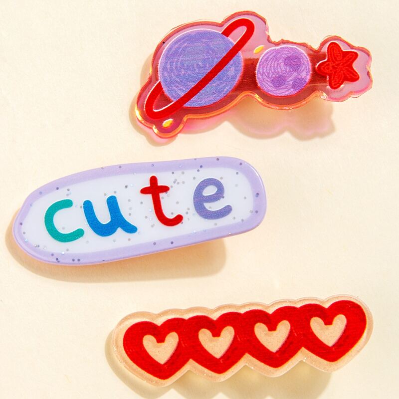 

3pcs Heart & Letter Decor Hair Clips, Multicolor