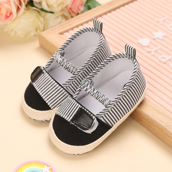 

Baby Girls Striped Pattern Flats, Black