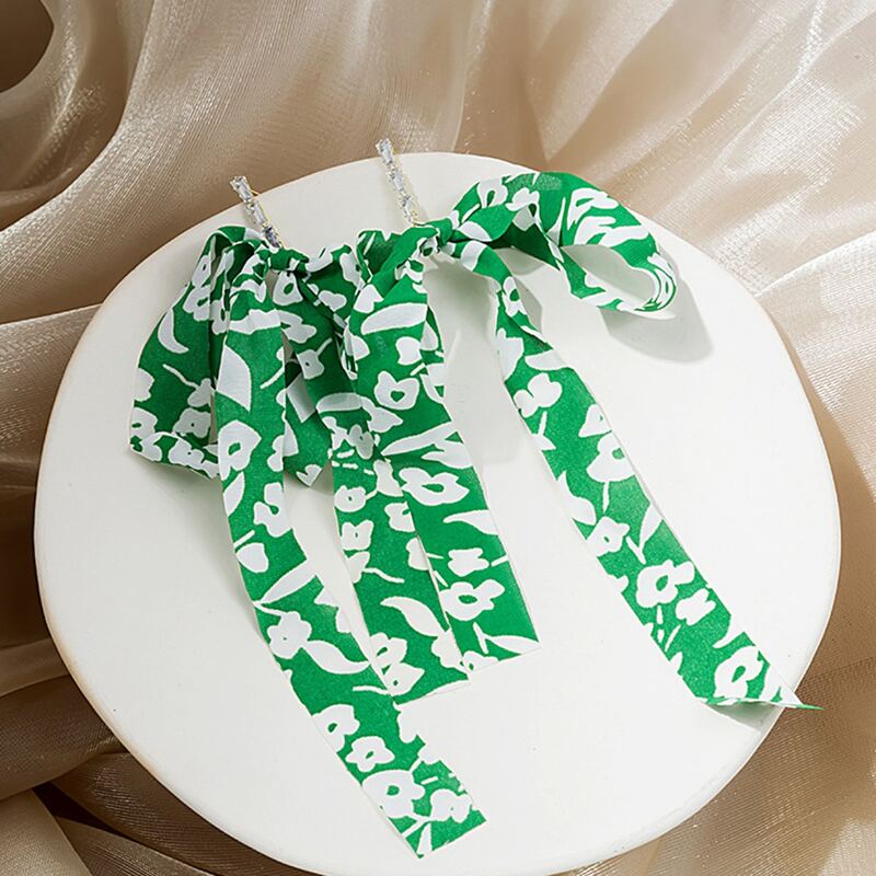 

Flower Graphic Drop Earrings, Green