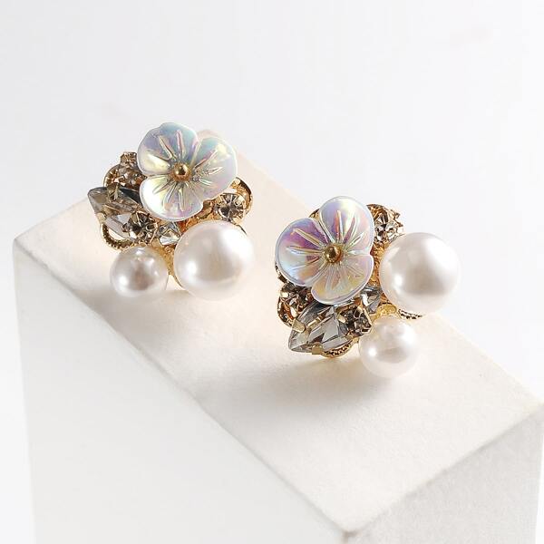 

Girls Flower Decor Earrings, Gold