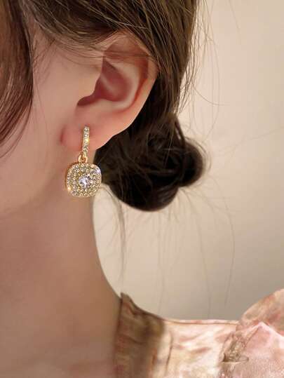 أقراط متدلي بديكور مكعب زركونيا