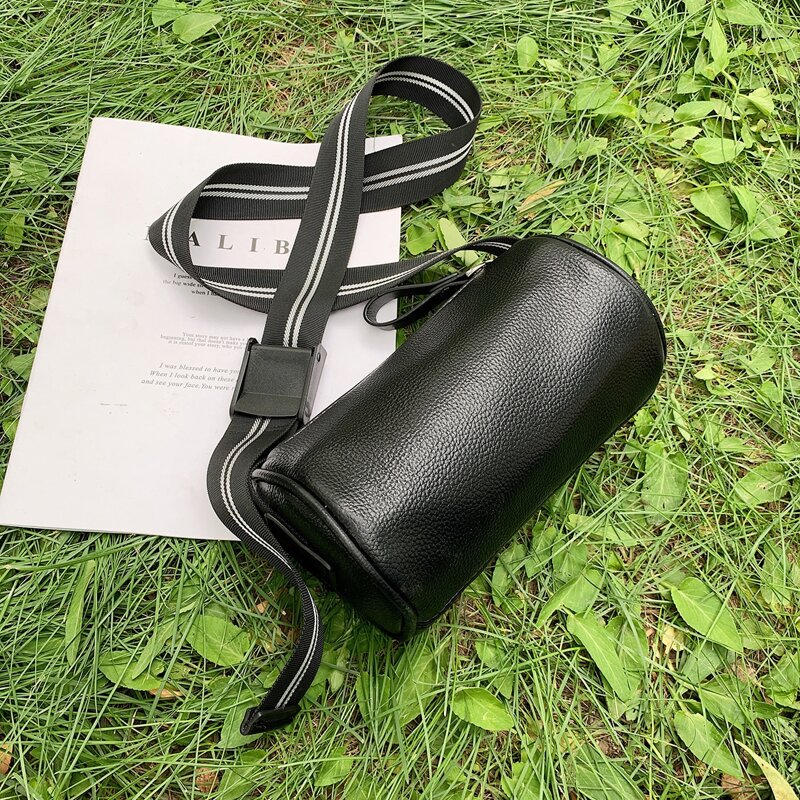 

Minimalist Round Bag, Black