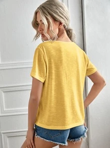 SHEIN LUNE 素色V領T恤 - 黃色 - 查看 2