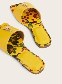 Funky Outdoors Flat Slippers For Women, Key & Lock Decor Floral Embroidered Artificial Leather Open Toe Slide Sandals