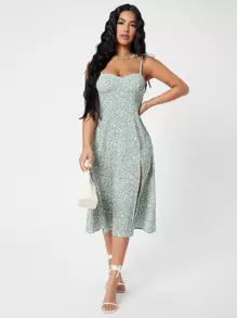 SHEIN PETITE 抽褶後開叉大腿小碎花吊帶連衣裙