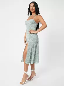 SHEIN PETITE 抽褶後開叉大腿小碎花吊帶連衣裙