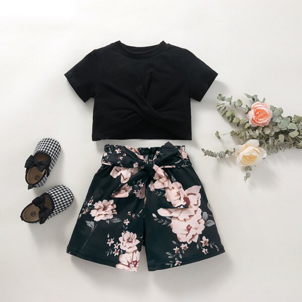 

Toddler Girls Twist Front Tee & Floral Belted Shorts, Black