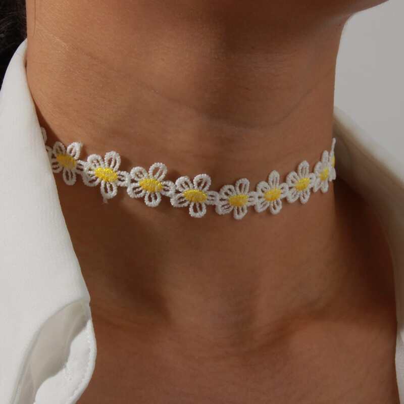 

Flower Charm Choker, Yellow