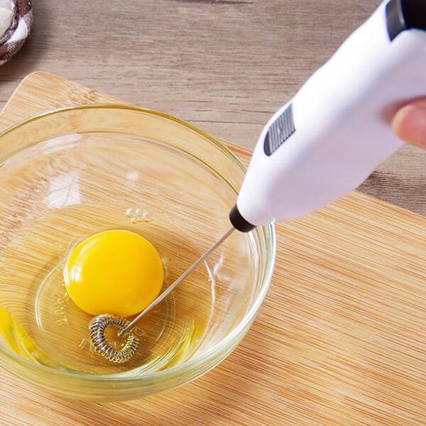 

1pc Random Color Mini Electric Whisk, Multicolor
