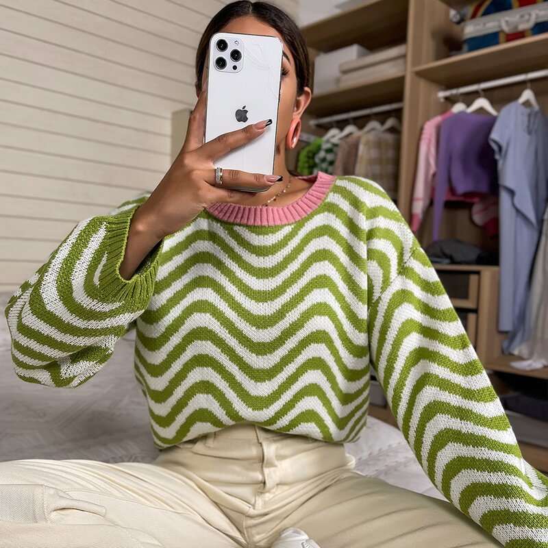 

Chevron Striped Contrast Binding Sweater, Green