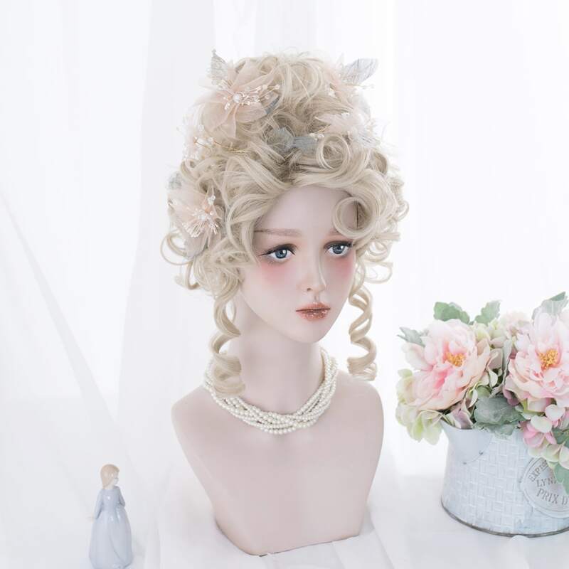 

Natural Long Curly Wig, Gold