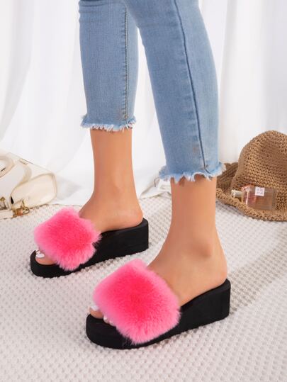 Minimalist Fluffy Slides