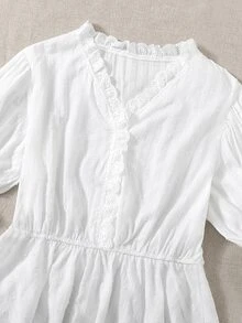 SHEIN 落肩網眼刺繡荷葉邊荷葉邊下擺上衣 - 白色 - 查看 5