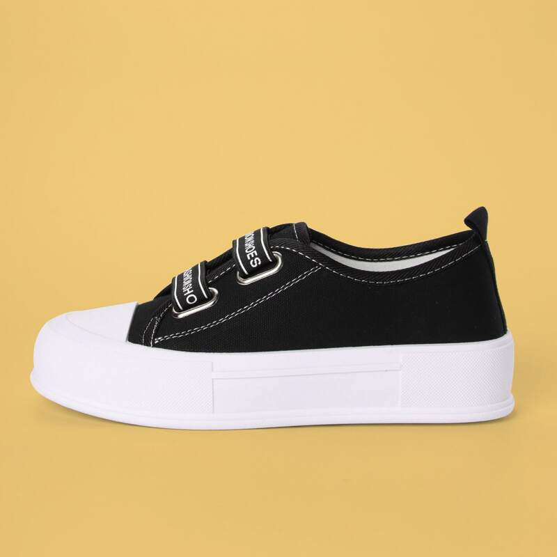 

Letter Graphic Skate Shoes, Black