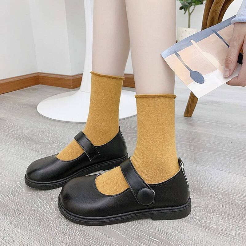 

Minimalist Mary Jane Flats, Black