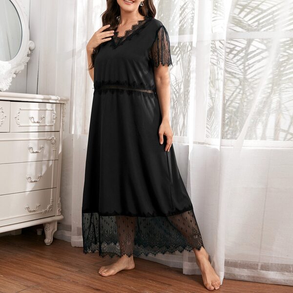 

Plus Contrast Lace V-neck Night Dress, Black