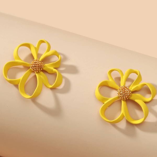 

Flower Design Earrings, Yellow