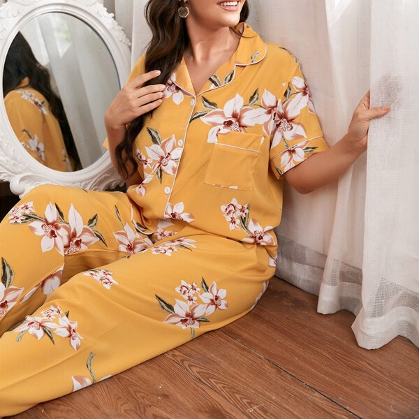 

Plus Pocket Patched Floral Print Contrast Piping PJ Set, Yellow