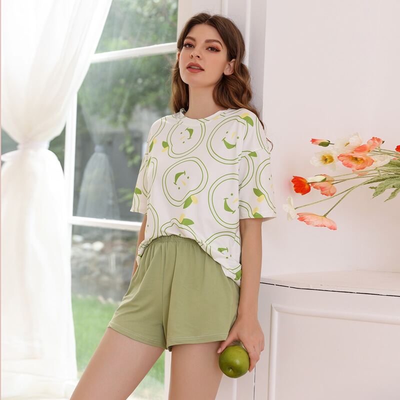 

Cartoon Graphic Tee With Shorts Pajama Set, Multicolor