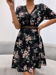 SHEIN Unity Contrast Lace Tie Back Floral Dress - Black - View 3