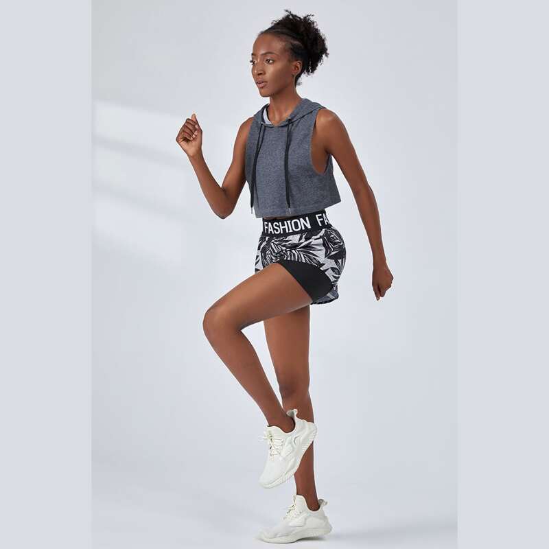 

Letter Tape Tropical Print Sports Shorts, Multicolor