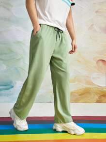 Manfinity Hypemode 1 pezzo Pantaloni sportivi con grafica lettera