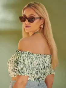 Plus Off Shoulder Puff Sleeve All Over Print Crop Top - Green - View 2