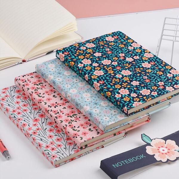 

1pc Ditsy Floral Random Notebook, Multicolor