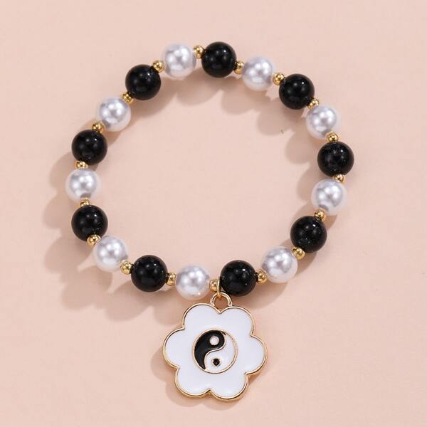 

Yin & Yang Charm Beaded Bracelet, Black and white