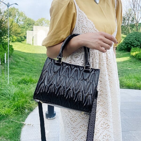 

Satchels, Black