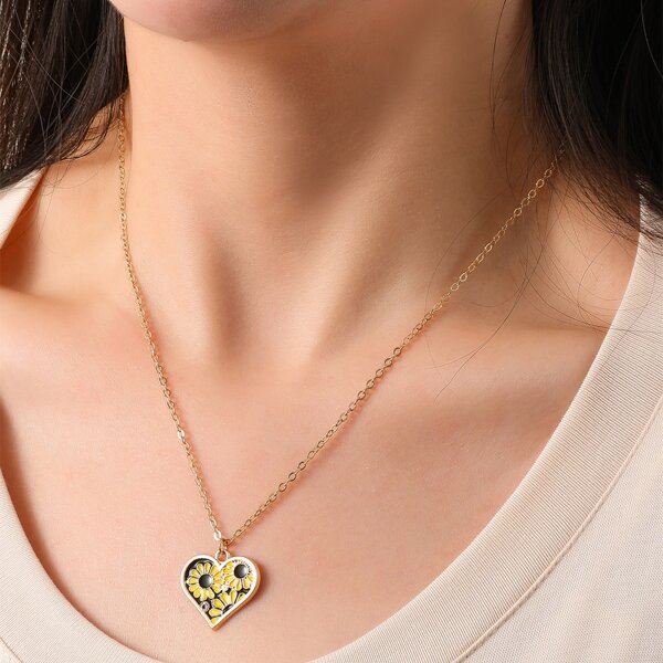 

Floral Pattern Heart Charm Necklace, Gold