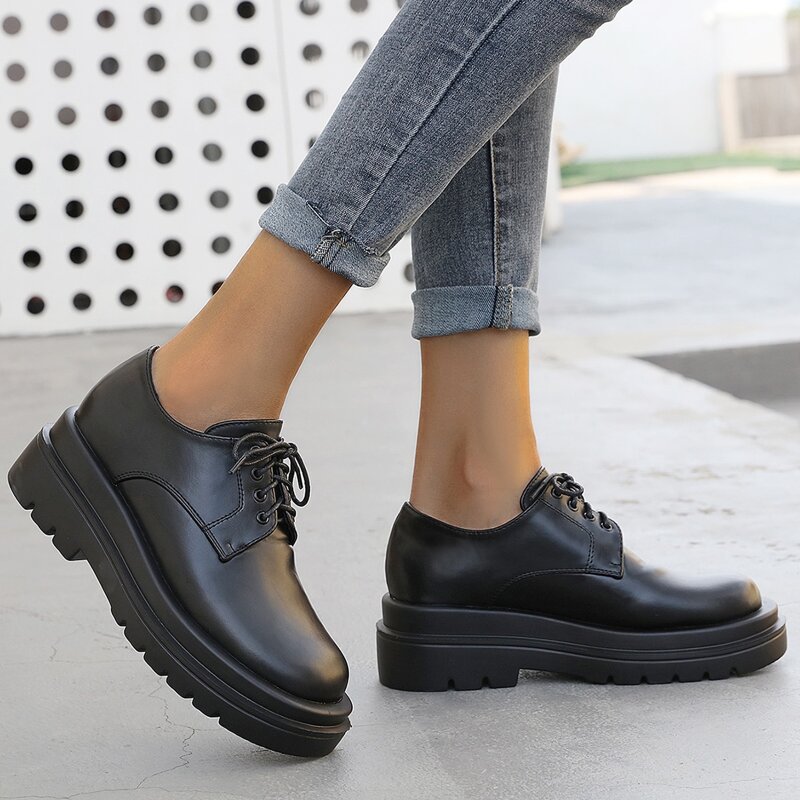 

Lace Up Front Oxford Wedges, Black