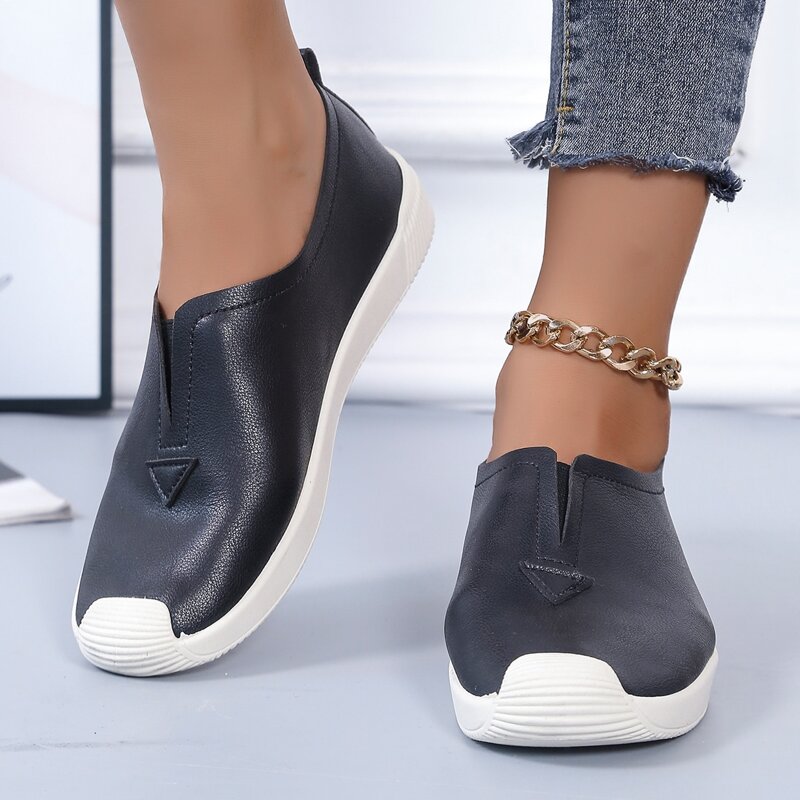 

Minimalist Loafer Flats, Black