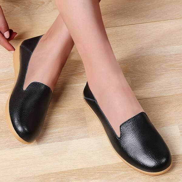 

Minimalist Leather Flat Loafers, Black