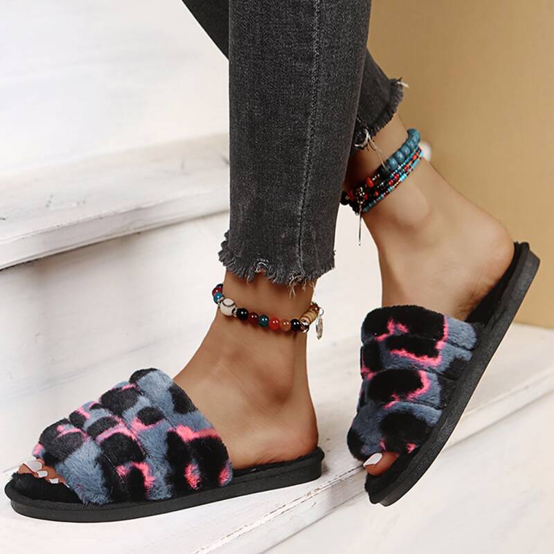 

Leopard Pattern Fluffy Bedroom Slippers, Grey
