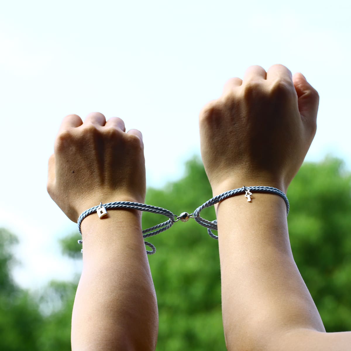 

2pcs Guys Lock & Key Pendant Bracelet, Baby blue