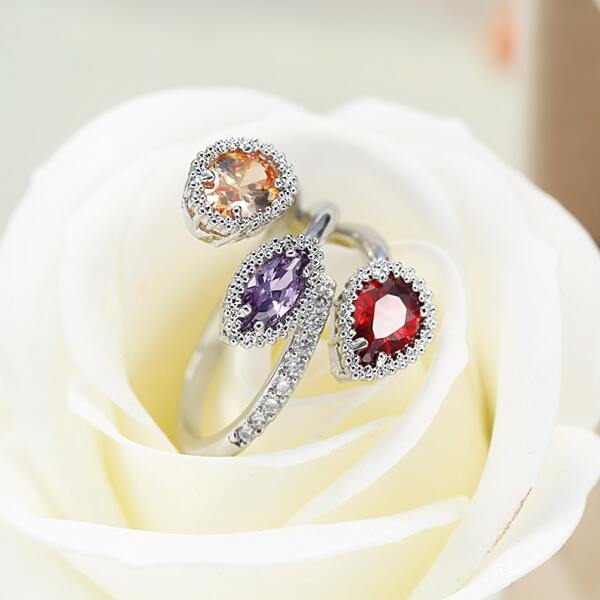 

Zircon Decor Ring, Silver
