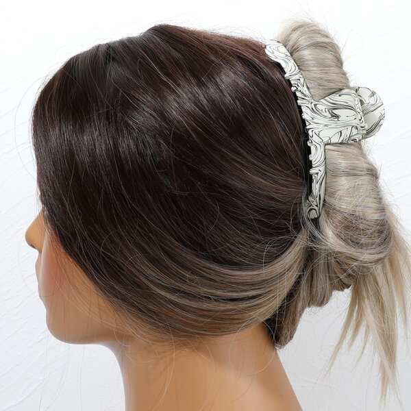 

Graphic Hair Claw, Beige