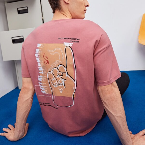

Men Gesture & Slogan Graphic Drop Shoulder Tee, Dusty pink