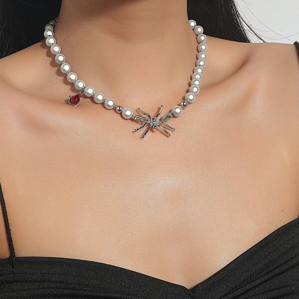 

Spider Detail Beaded Necklace, Grey