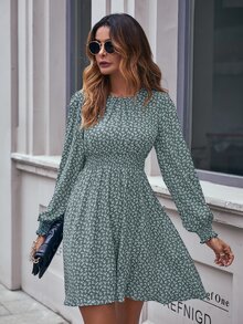 Ditsy Floral Lantern Sleeve Shirred A-line Dress - Army Green - View 4
