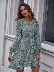 Ditsy Floral Lantern Sleeve Shirred A-line Dress - Army Green - View 7