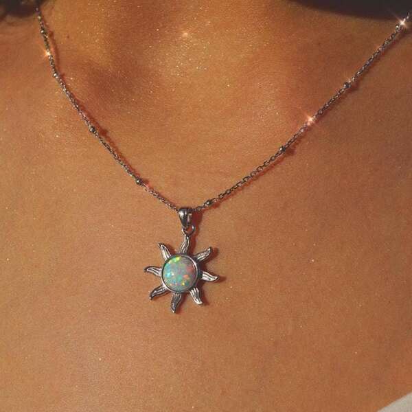 

Simple Pendant Necklace, Silver